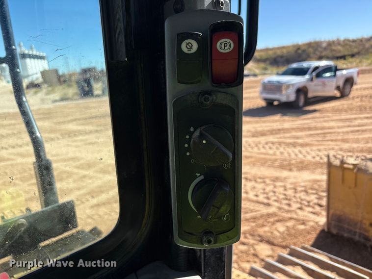 image for item EF6136 2019 Caterpillar D6T XL dozer