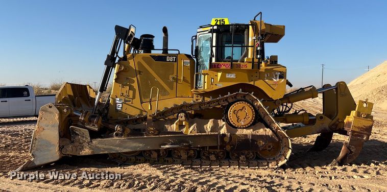 image for item EF6137 2017 Caterpillar D8T dozer