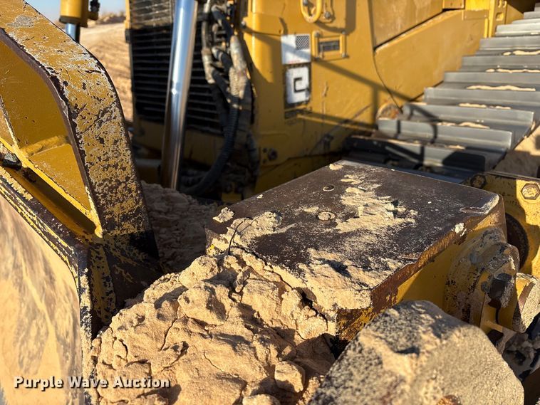 image for item EF6137 2017 Caterpillar D8T dozer