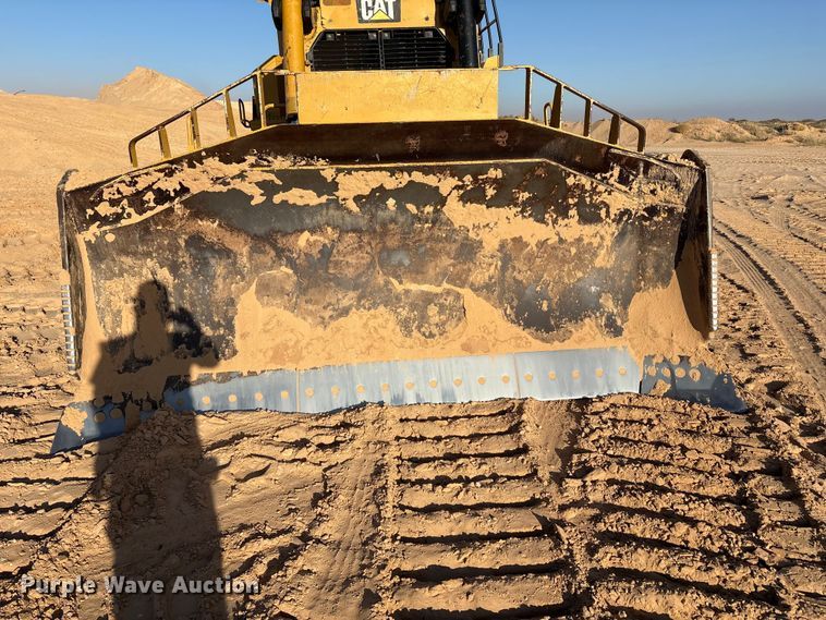 image for item EF6137 2017 Caterpillar D8T dozer
