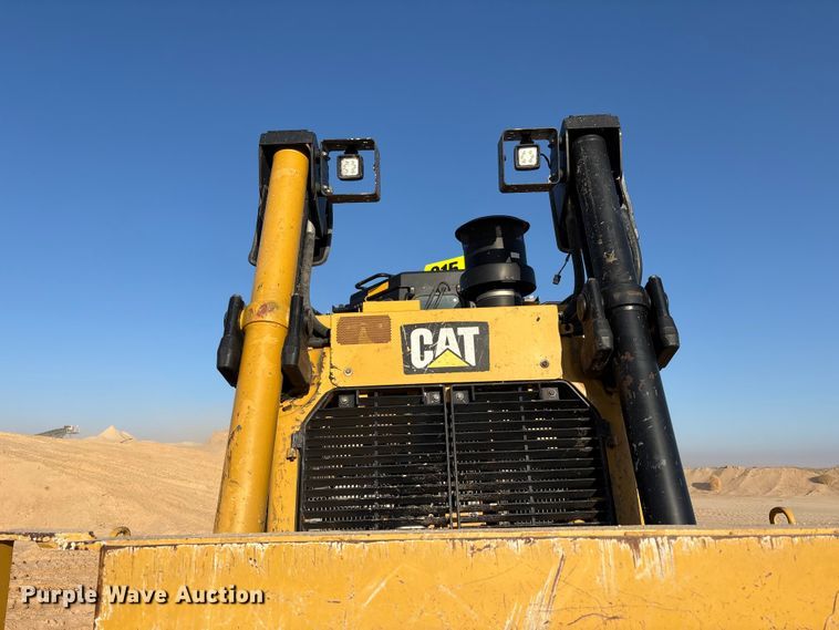 image for item EF6137 2017 Caterpillar D8T dozer
