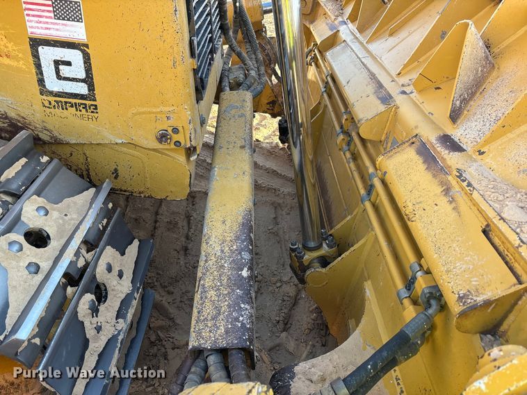 image for item EF6137 2017 Caterpillar D8T dozer