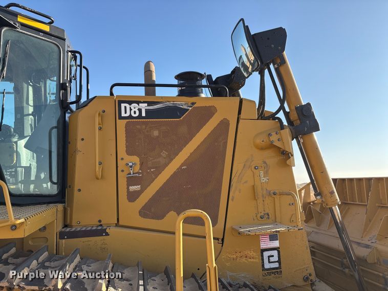 image for item EF6137 2017 Caterpillar D8T dozer