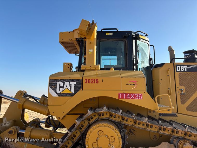 image for item EF6137 2017 Caterpillar D8T dozer
