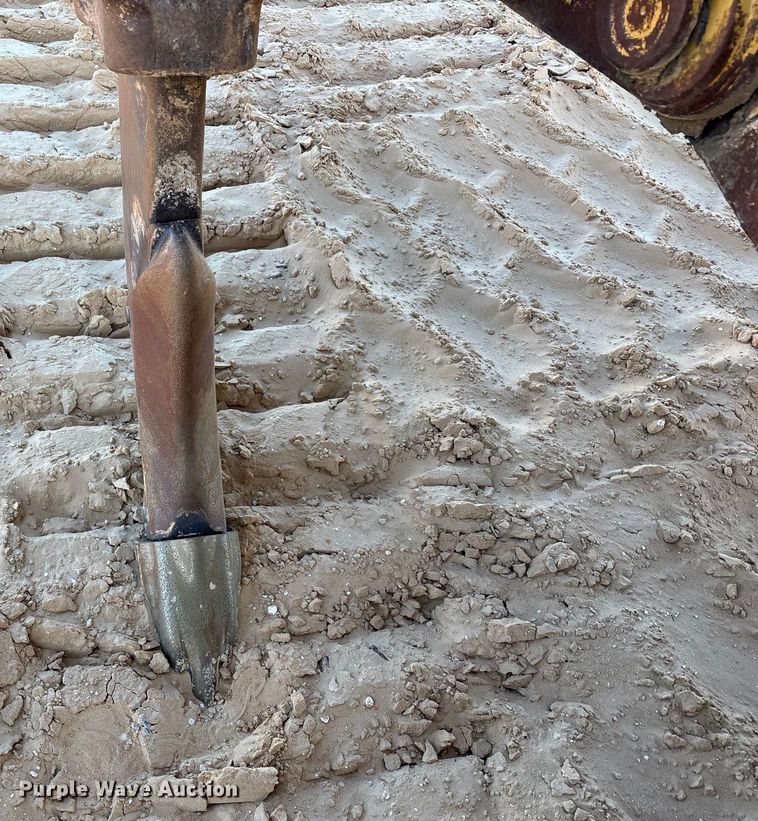 image for item EF6137 2017 Caterpillar D8T dozer