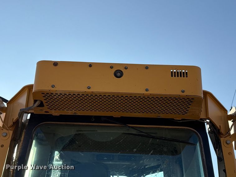 image for item EF6137 2017 Caterpillar D8T dozer