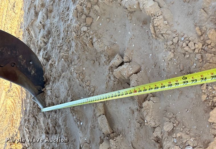 image for item EF6137 2017 Caterpillar D8T dozer