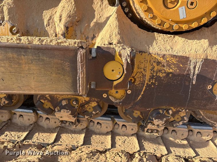 image for item EF6137 2017 Caterpillar D8T dozer