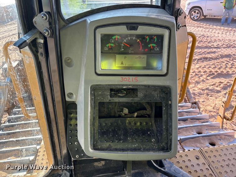 image for item EF6137 2017 Caterpillar D8T dozer