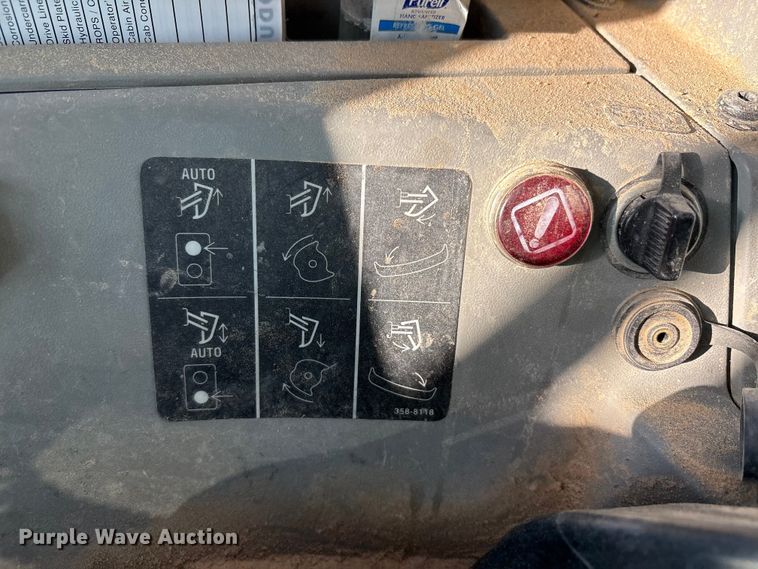 image for item EF6137 2017 Caterpillar D8T dozer