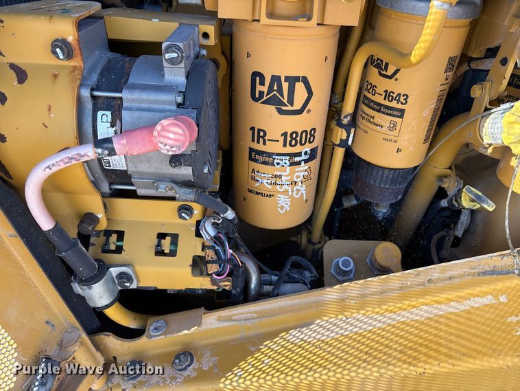 image for item EF6137 2017 Caterpillar D8T dozer