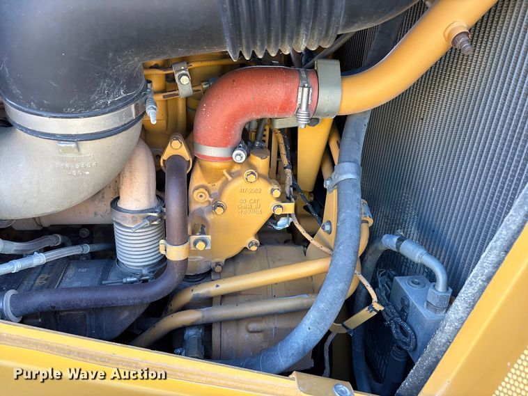 image for item EF6137 2017 Caterpillar D8T dozer