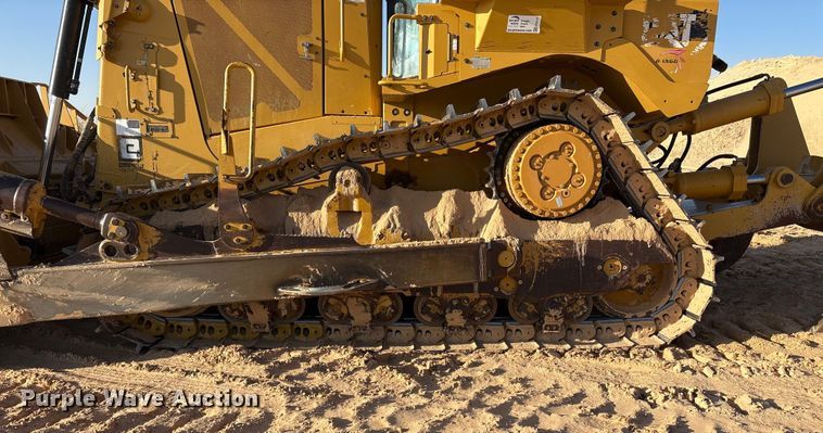 image for item EF6137 2017 Caterpillar D8T dozer