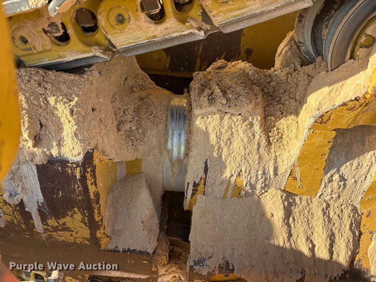 image for item EF6137 2017 Caterpillar D8T dozer