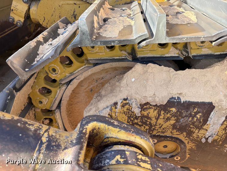 image for item EF6137 2017 Caterpillar D8T dozer
