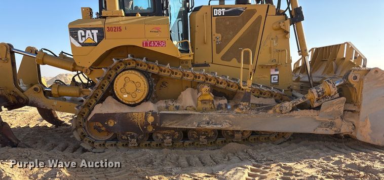image for item EF6137 2017 Caterpillar D8T dozer