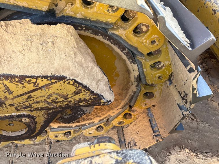 image for item EF6137 2017 Caterpillar D8T dozer