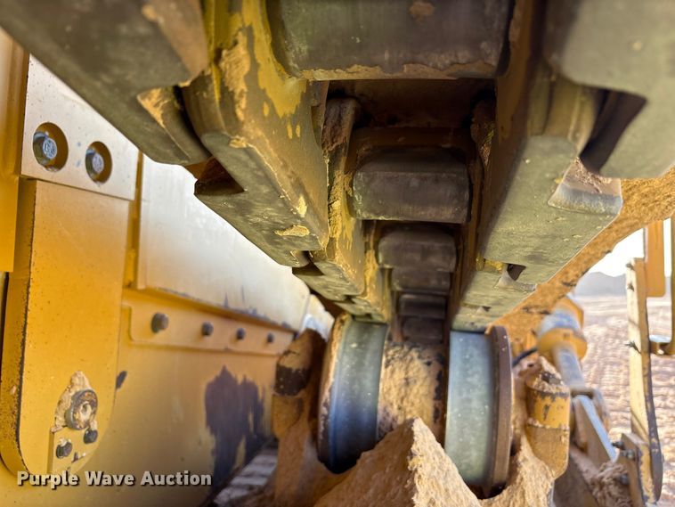 image for item EF6137 2017 Caterpillar D8T dozer