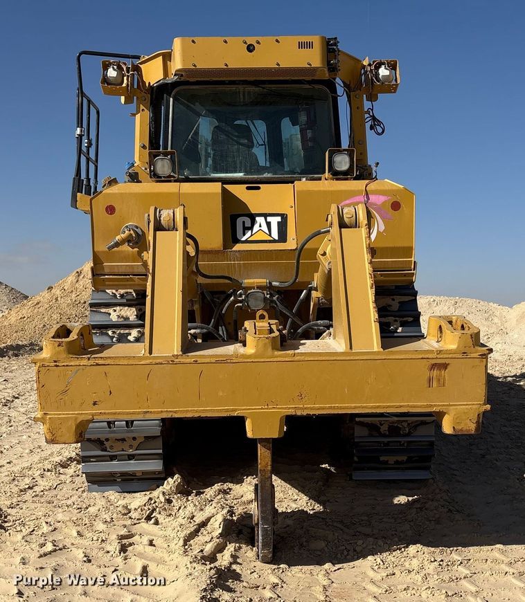image for item EF6139 2017 Caterpillar D8T dozer
