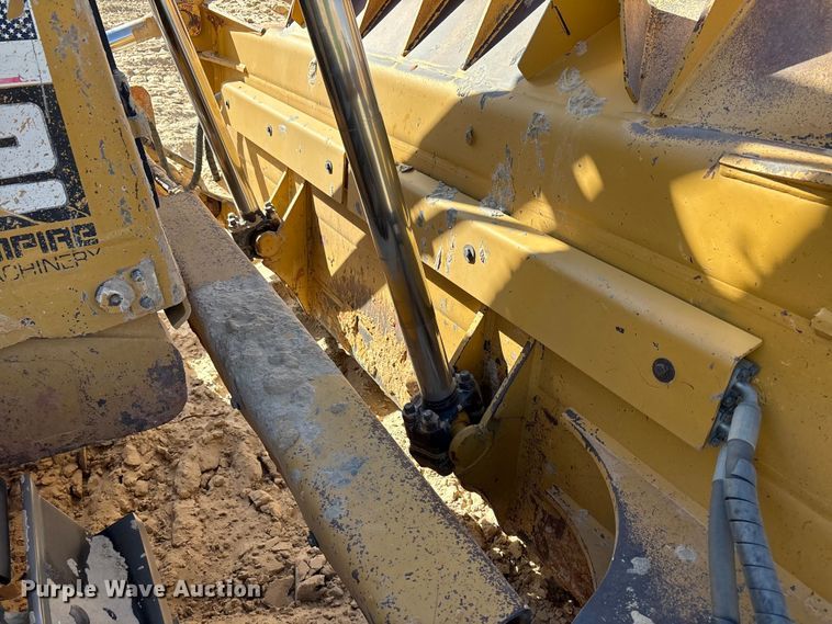 image for item EF6139 2017 Caterpillar D8T dozer