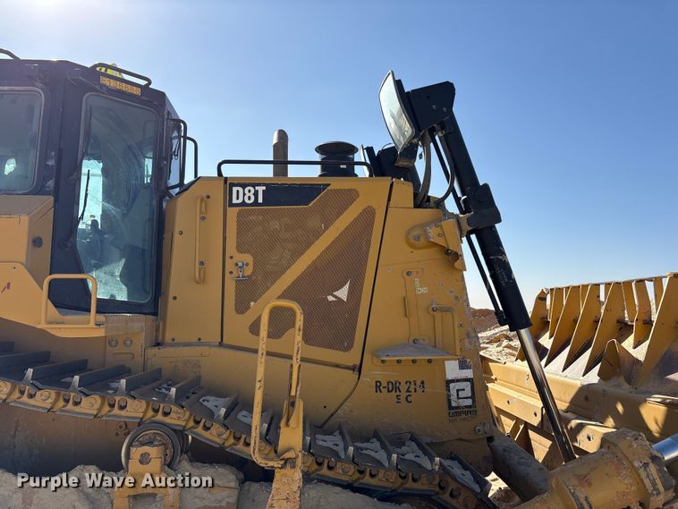 image for item EF6139 2017 Caterpillar D8T dozer