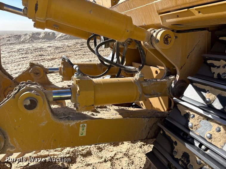 image for item EF6139 2017 Caterpillar D8T dozer