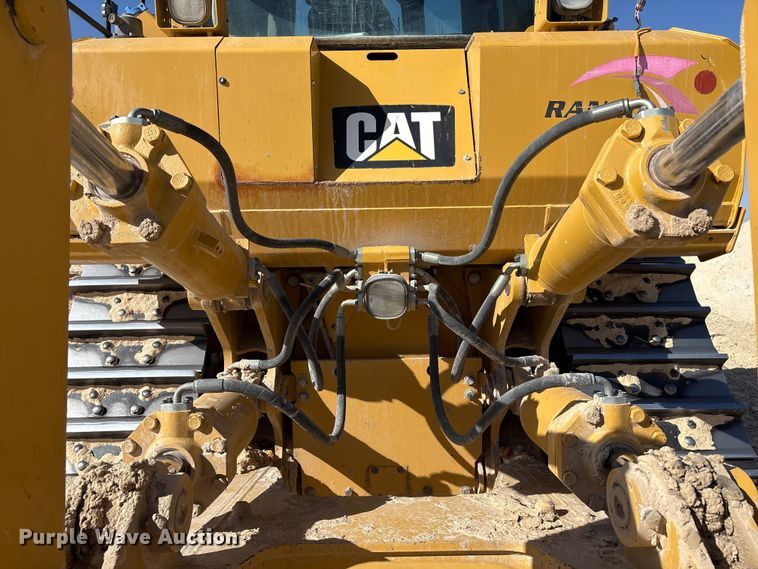 image for item EF6139 2017 Caterpillar D8T dozer