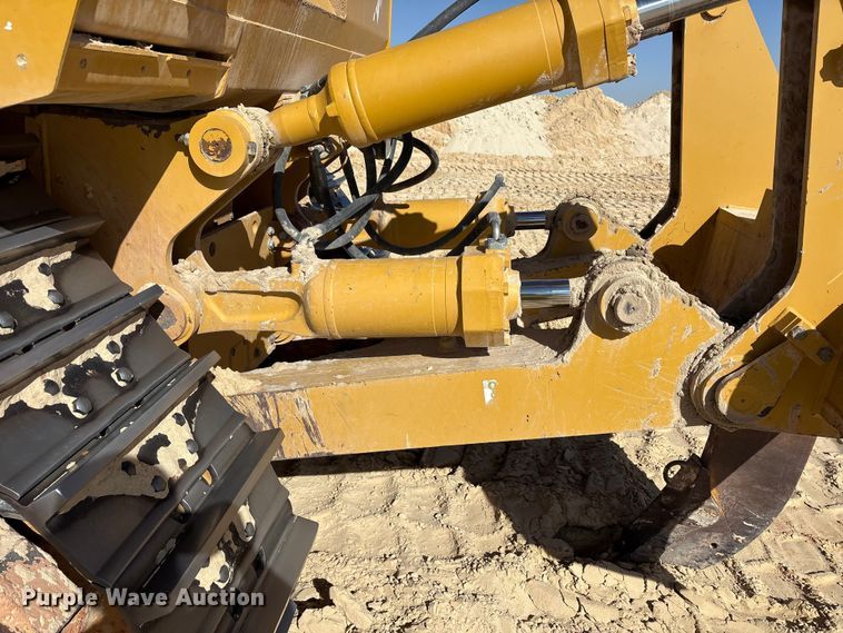 image for item EF6139 2017 Caterpillar D8T dozer