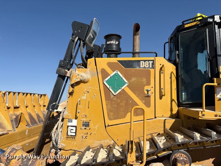 image for item EF6139 2017 Caterpillar D8T dozer
