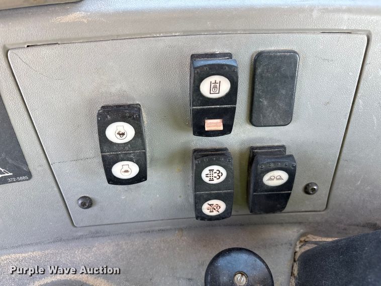 image for item EF6139 2017 Caterpillar D8T dozer