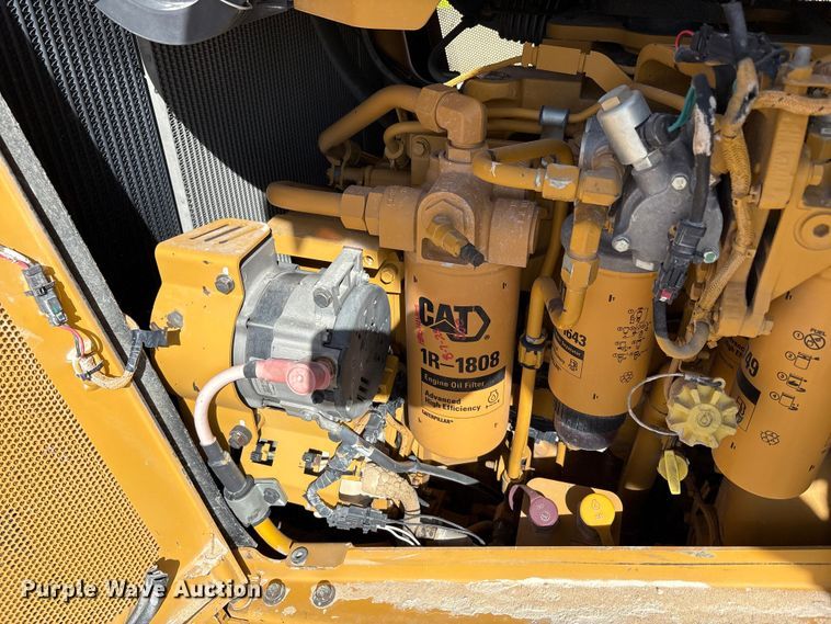 image for item EF6139 2017 Caterpillar D8T dozer