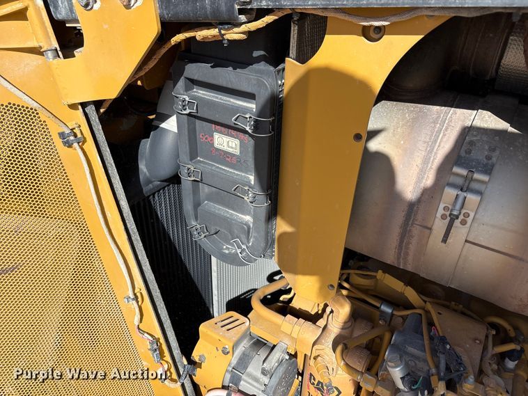 image for item EF6139 2017 Caterpillar D8T dozer