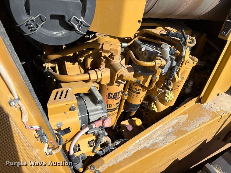 image for item EF6139 2017 Caterpillar D8T dozer