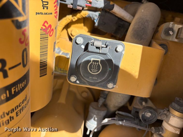 image for item EF6139 2017 Caterpillar D8T dozer