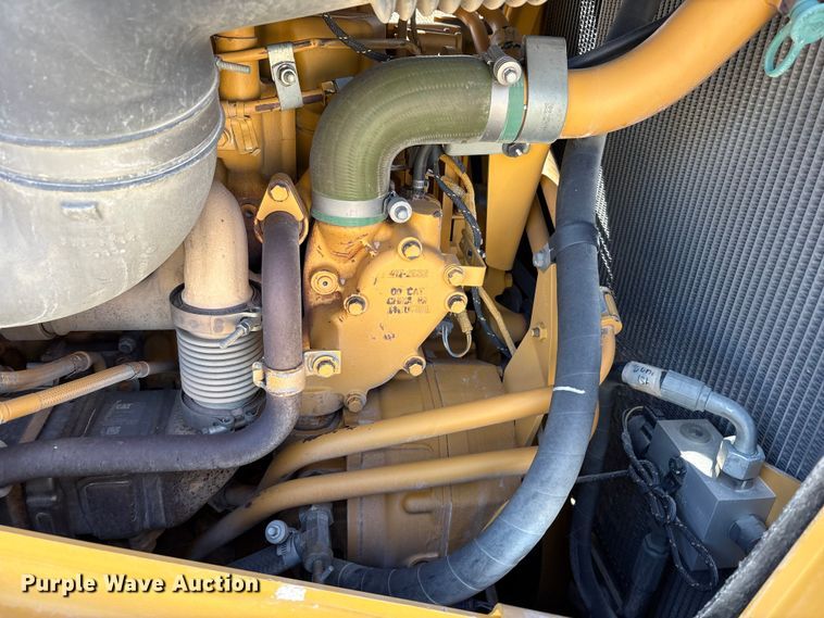 image for item EF6139 2017 Caterpillar D8T dozer