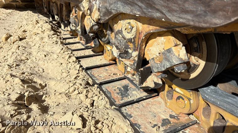 image for item EF6139 2017 Caterpillar D8T dozer