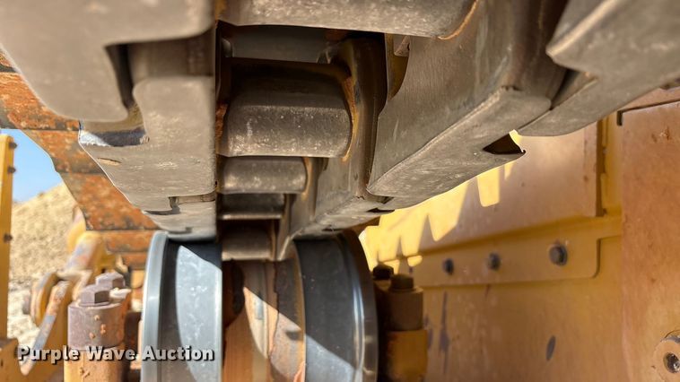 image for item EF6139 2017 Caterpillar D8T dozer