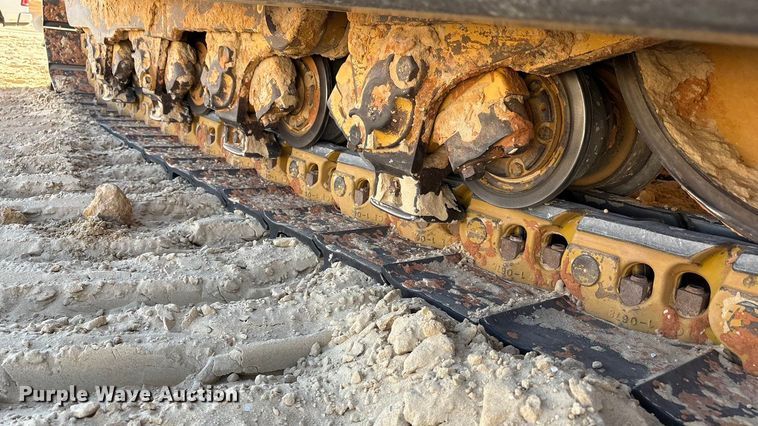 image for item EF6139 2017 Caterpillar D8T dozer