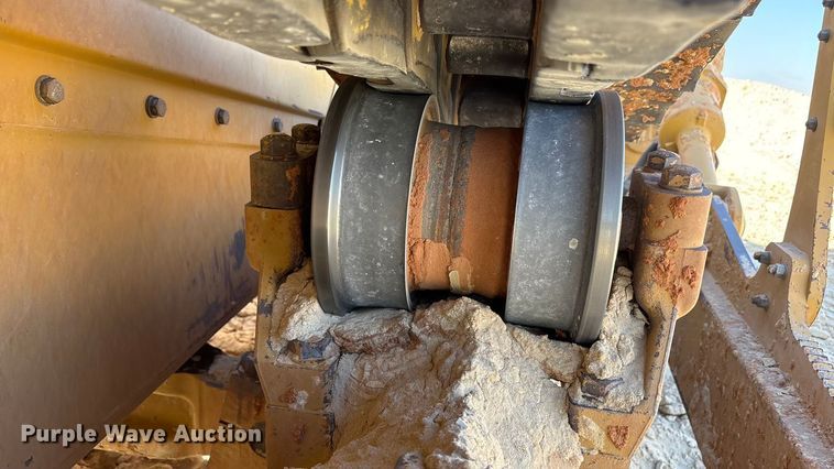 image for item EF6139 2017 Caterpillar D8T dozer