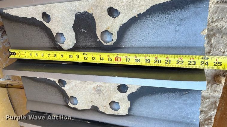 image for item EF6139 2017 Caterpillar D8T dozer