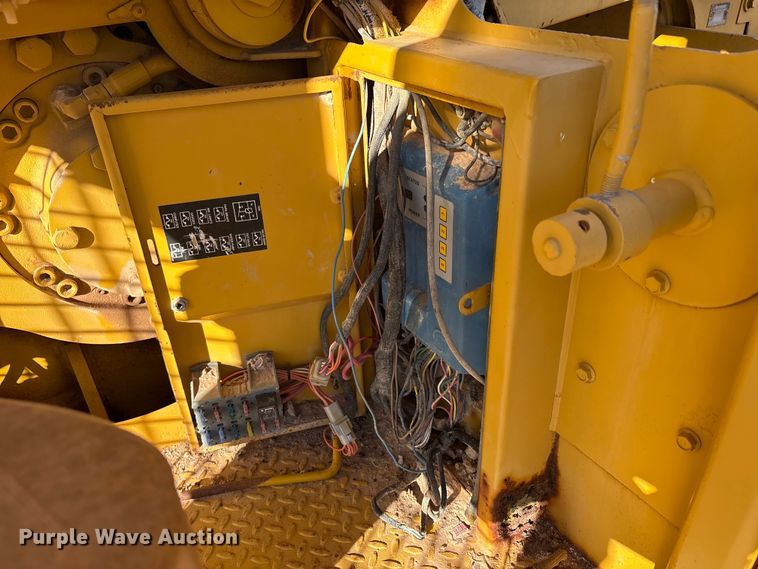 image for item EF6187 1996 Vermeer T655 trencher