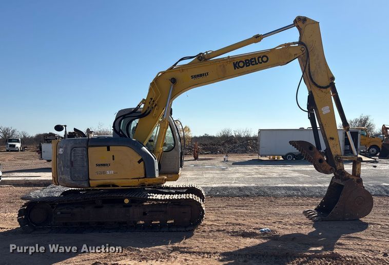 EXCAVADORA 2005 KOBELCO SK135SRLC