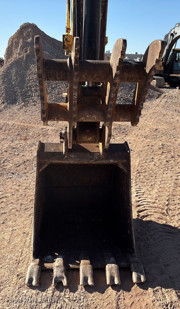 image for item EF6191 2005 Kobelco SK135SRLC excavator