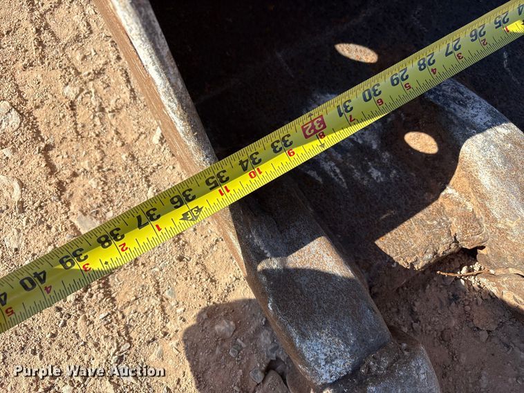 image for item EF6191 2005 Kobelco SK135SRLC excavator