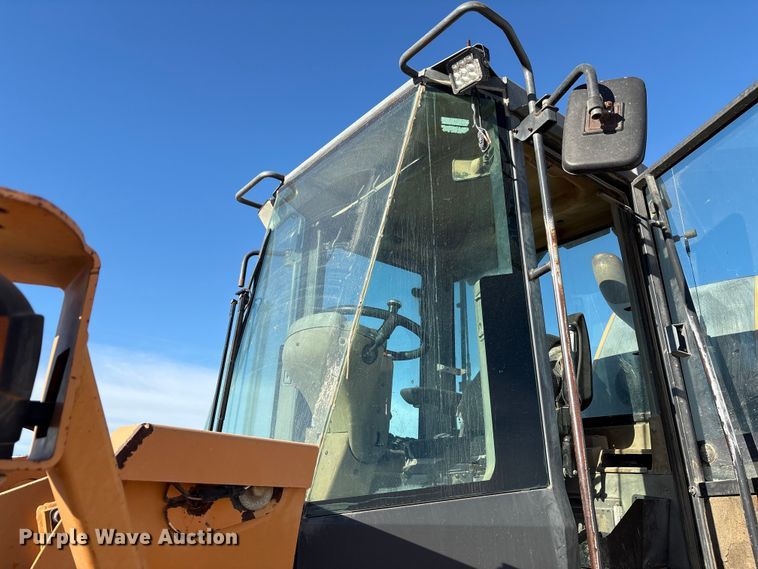 image for item EF6193 2003 Case 721D wheel loader