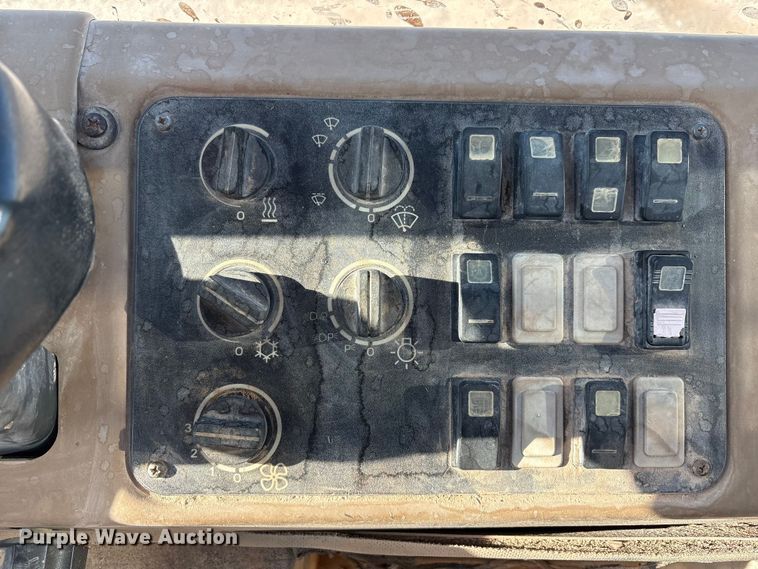 image for item EF6193 2003 Case 721D wheel loader