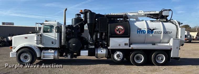 image for item EG1736 2013 Peterbilt 367 vacuum truck