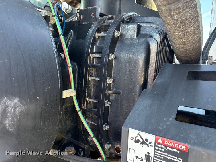 image for item EG1736 2013 Peterbilt 367 vacuum truck