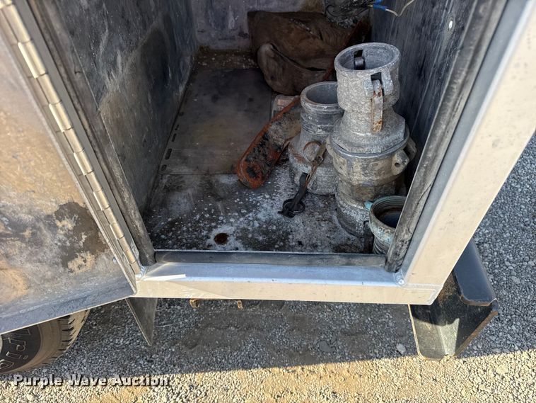 image for item EG1736 2013 Peterbilt 367 vacuum truck