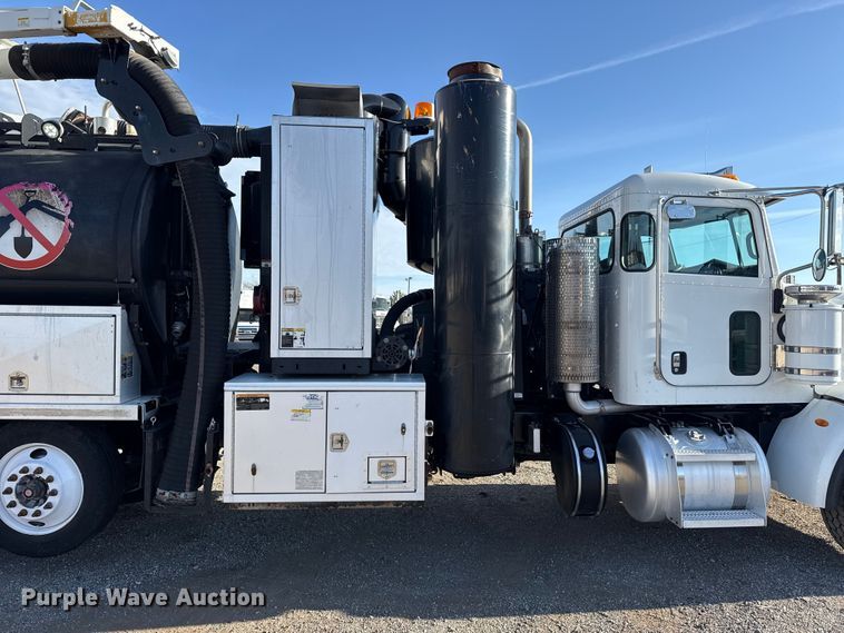 image for item EG1736 2013 Peterbilt 367 vacuum truck